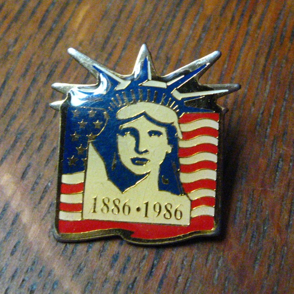 🗽 Statue Of Liberty 1986 Anniversary Vintage Lapel Pin